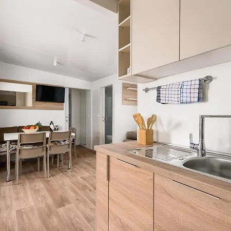 Adriamar Mobile Homes In Camping Park Umag-2