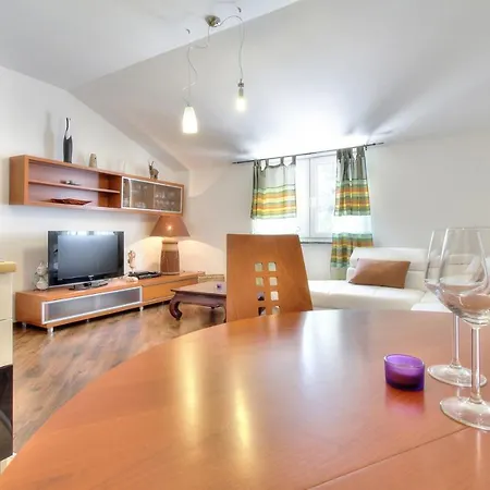 Apartments Suzy-2